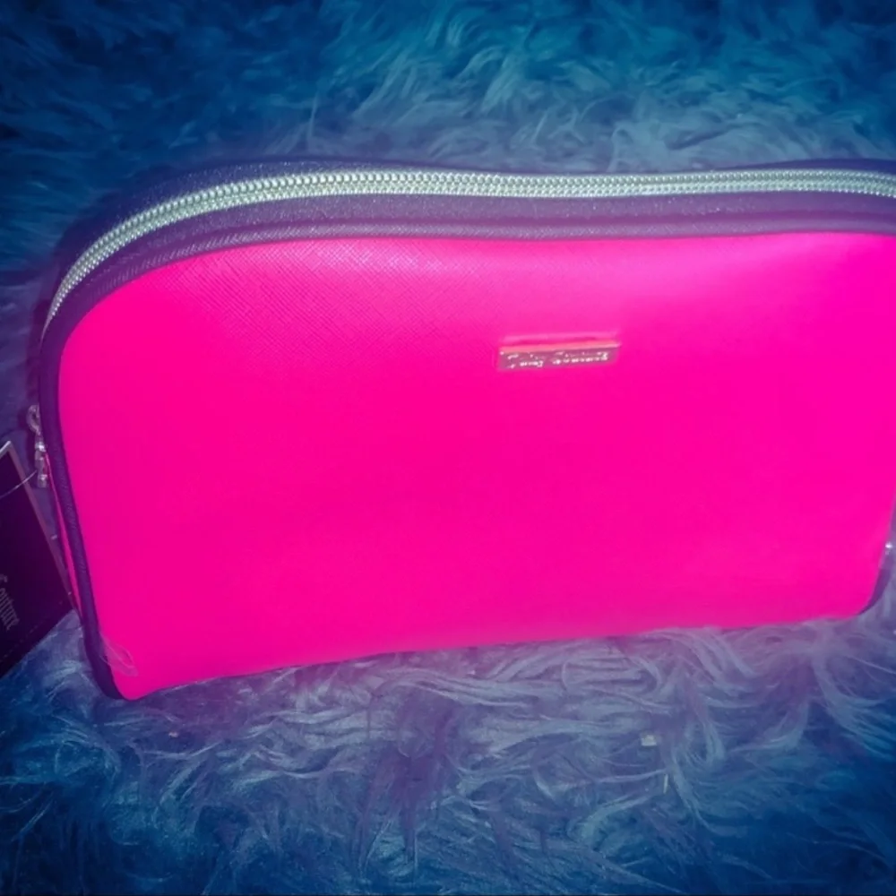 New Juicy Couture Woman’s Simply Stunning Hot Pink & Black Clutch